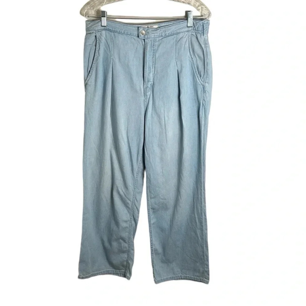 Free People Light Wash Cotton/Linen Wide Leg Button Fly Jeans Size 31 Boho